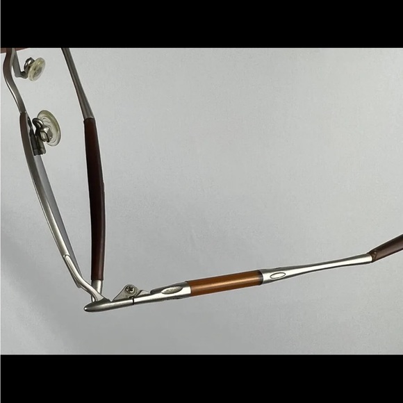 OAKLEY OO Michael Jordan E-Wire Blue Iridium/Matte Silver Gen 1 Round Sunglasses - Picture 4 of 10